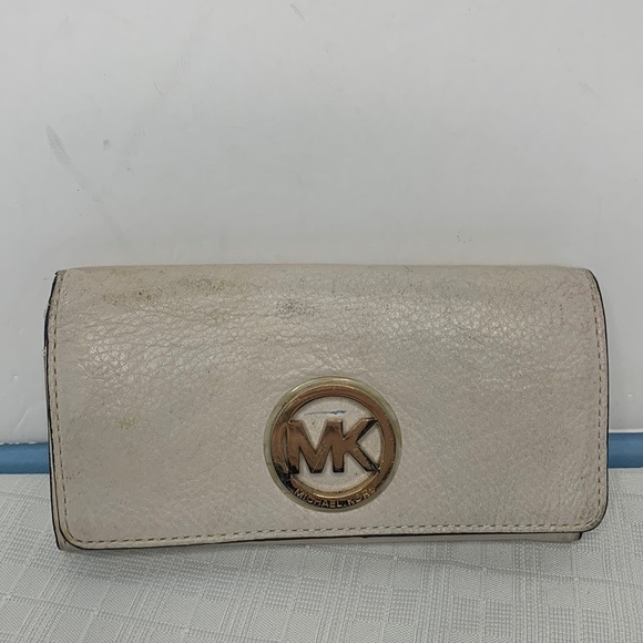 Michael Kors Fulton vanilla Flap Wallet - Picture 1 of 8